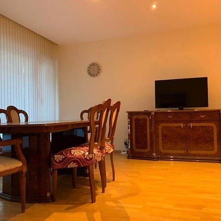 Lovely Two Bedroom Apartment With Free Parking Antwerp Luaran gambar