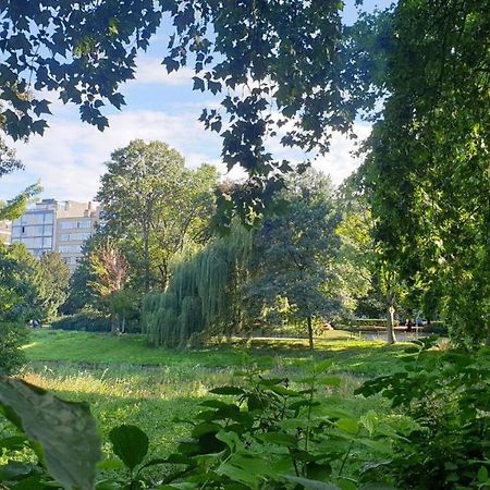 Lovely Two Bedroom Apartment With Free Parking Antwerp Luaran gambar