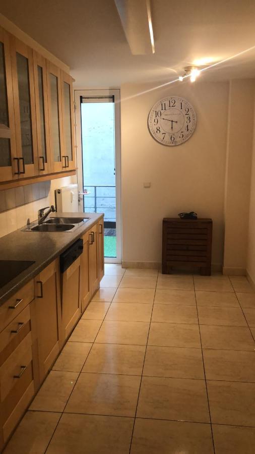 Lovely Two Bedroom Apartment With Free Parking Antwerp Luaran gambar